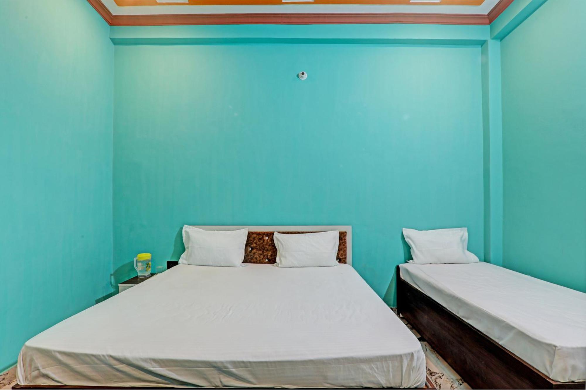 Oyo Green Valley Guest House Sultānpur Exteriör bild