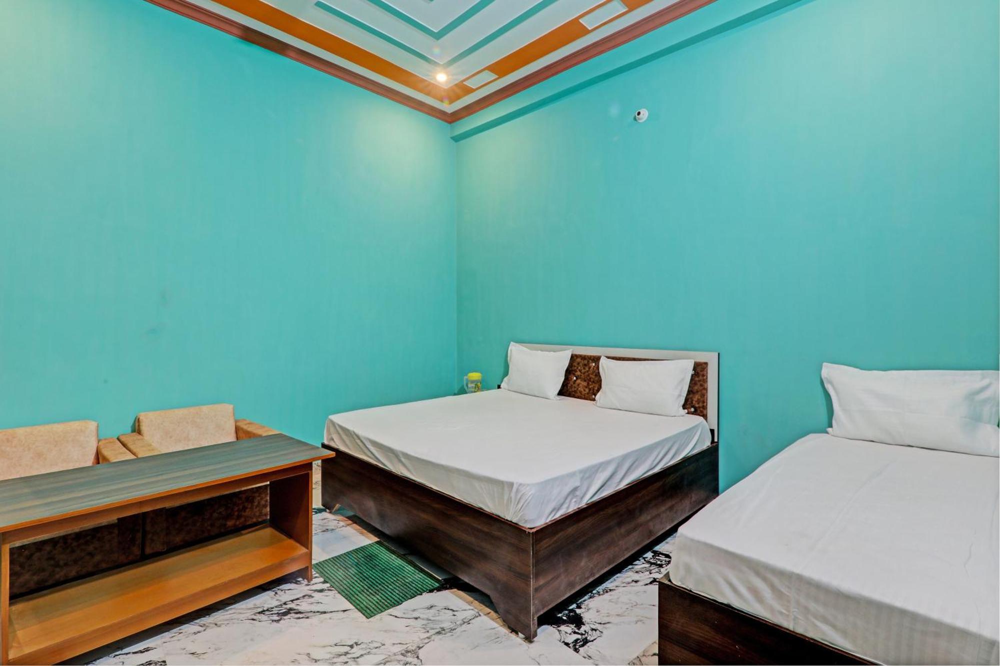 Oyo Green Valley Guest House Sultānpur Exteriör bild