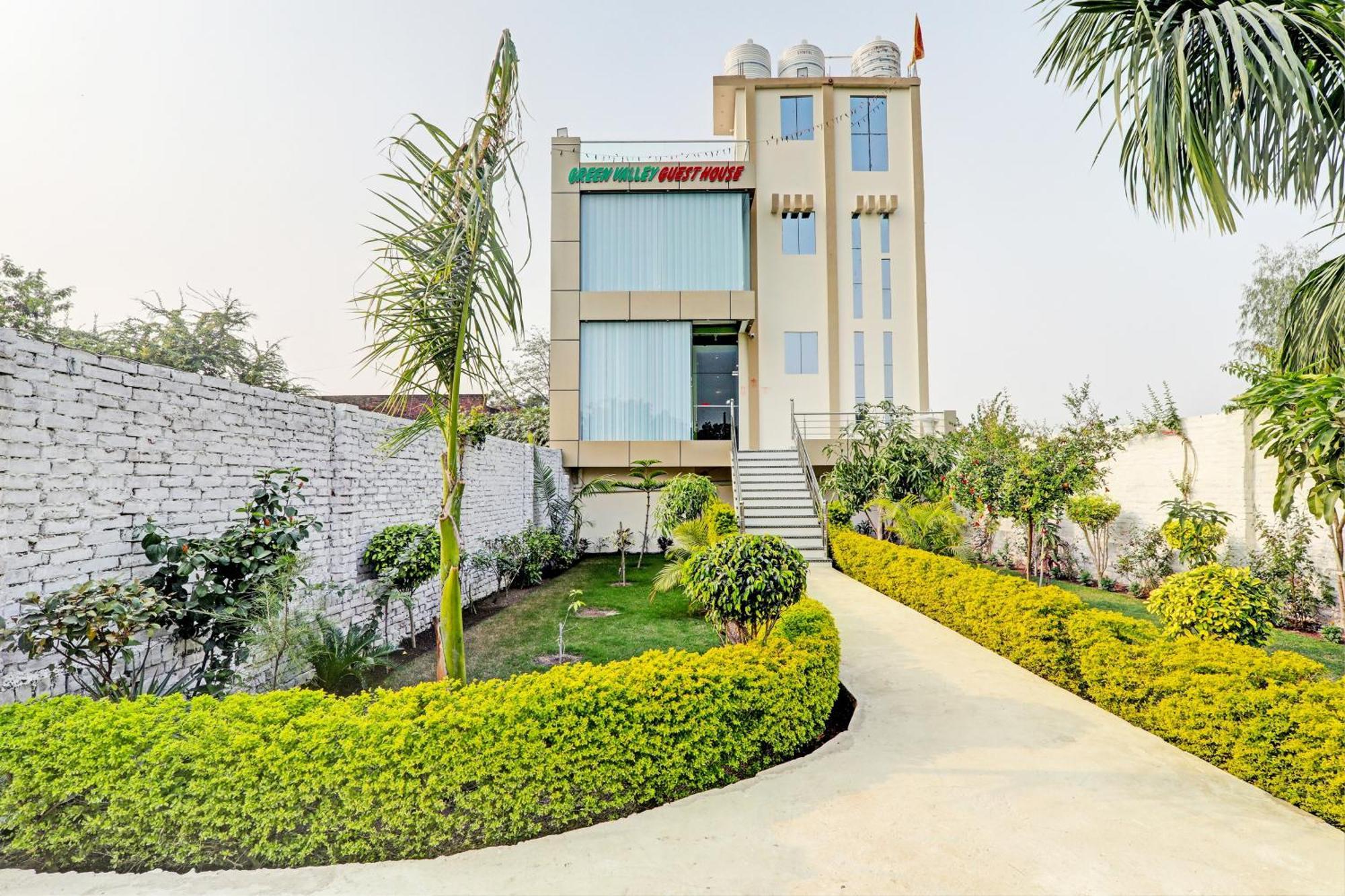 Oyo Green Valley Guest House Sultānpur Exteriör bild